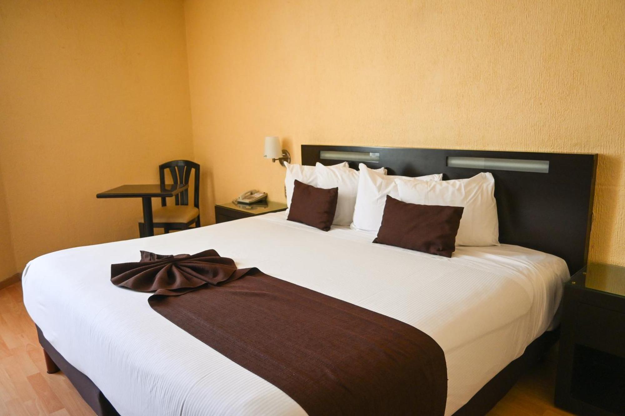 Hotel Santa Irene Guadalajara Zewnętrze zdjęcie