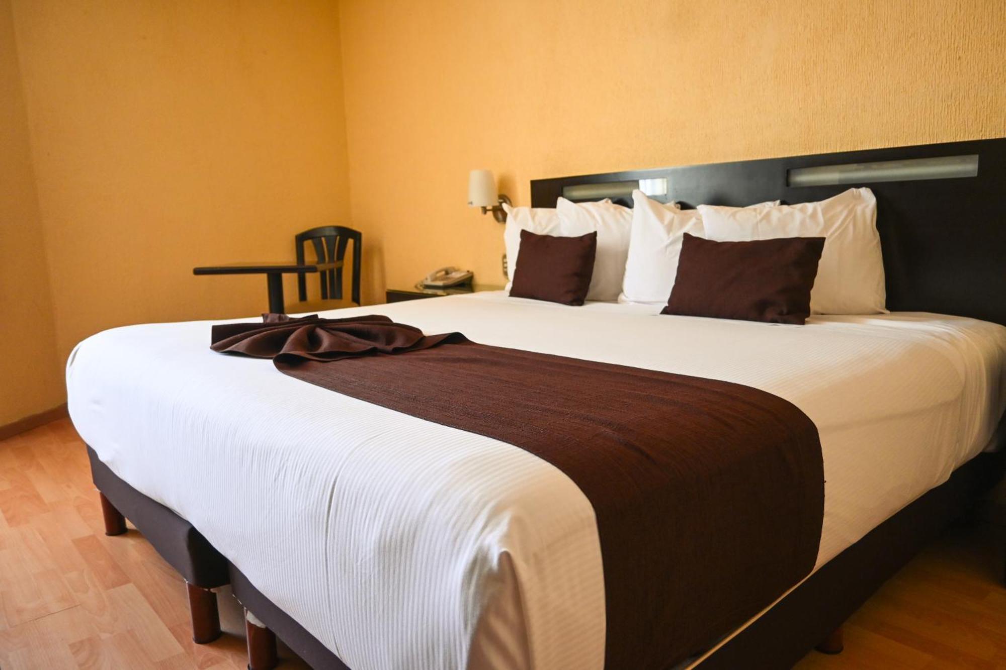 Hotel Santa Irene Guadalajara Zewnętrze zdjęcie